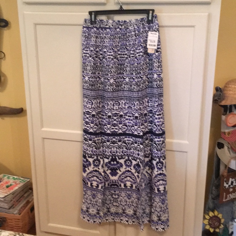 Japna Long Skirt with Two Front Slits size Medium